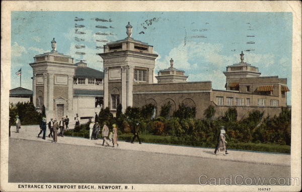 Entrance to Newport Beach Rhode Island
