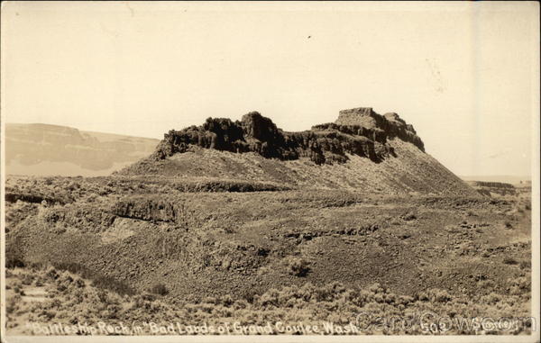 Battleship Rock in Badlands of Grand Coulee Washington