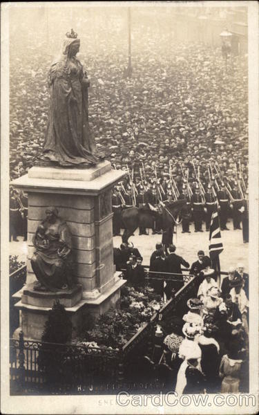 Queen Victoria Statue in Endcliffe Park Sheffield South Yorkshire England