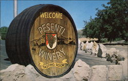 Entrance to the Presenti Winery and Tasting Room on Vineyard Drive Postcard