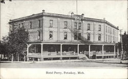 View of Hotel Perry Postcard