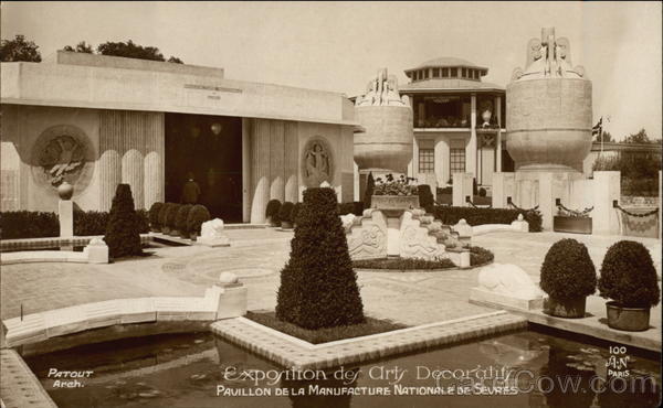 Exposition des Arts Decoratif, Le Pont Alexandre III Paris France