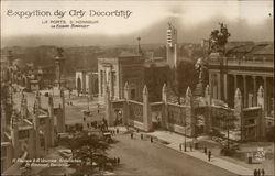 Exposition des Arts Décoratifs - La Porte d'Honneur de Edgar Brandt Postcard