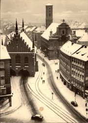 Marienplatz mit Altem Rathaus und Hl. Geistkirche Postcard