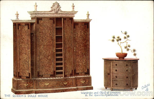 Queen's Doll House - Wardrobe & Chest UK