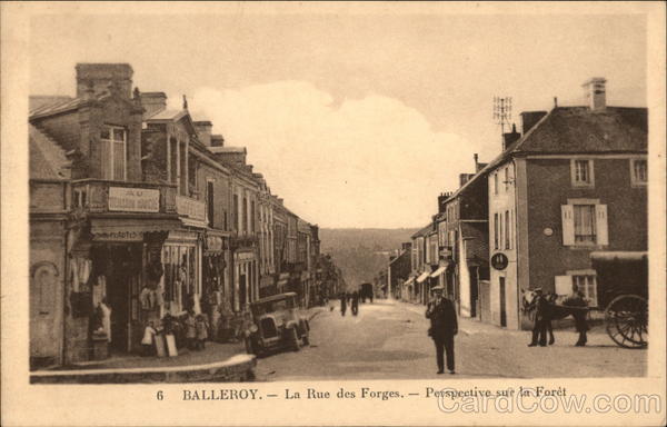 La Rue des Forges - Perspective sue la Foret Balleroy France