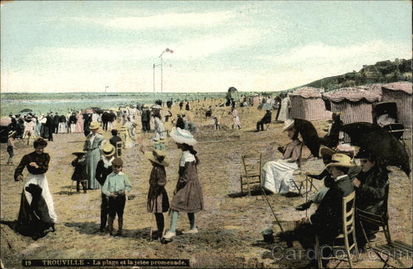 La Plage et la Jetee Promenade Trouville France