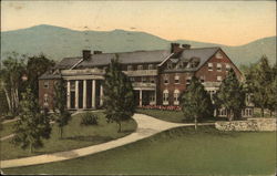 The Mimslyn, Hotel of Distinction - Near Shenandoah National Park & Beautiful Caverns Luray, VA Postcard Postcard