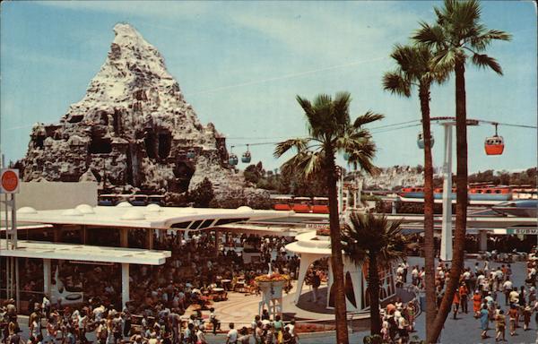 Disneyland - Tomorrowland Terrace