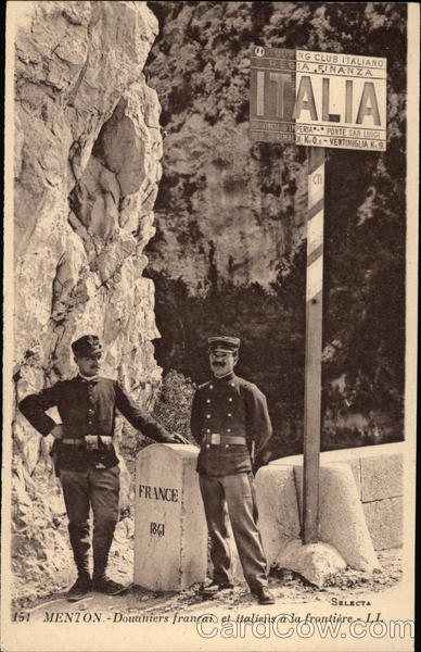 Douaniers français et italiens à la frontière Menton France