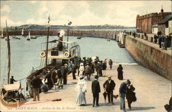 Arrive du Bac de Dinard Saint-Malo, France Postcard Postcard