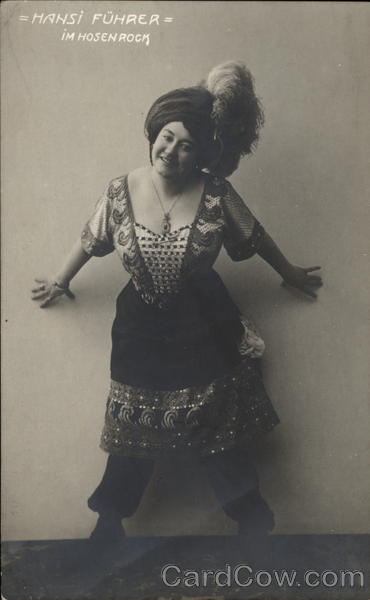 Hansi Fuhrer in Hosenrock Women