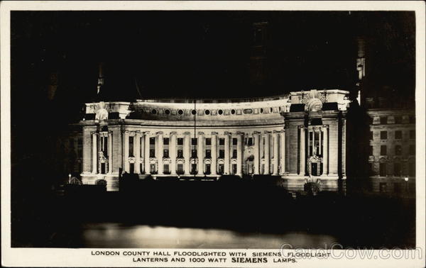 London County Hall Floodlighted With Siemens Floodlight Lanterns and 1000 Watt Siemens Lamps