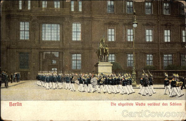 Berlin, Die Abgeloste Wache Verlasst das Schloss Military