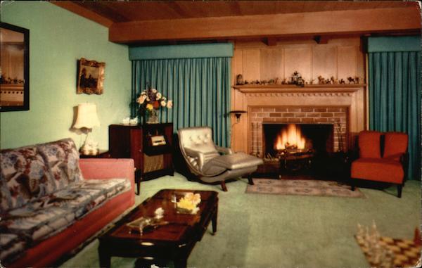 Countour Chair Lounge Advertising