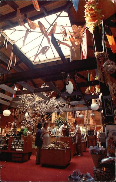 Walt Disney World Village - The Port of Entry, Gift Shop
