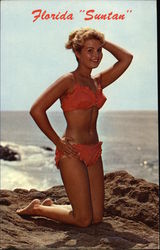 Florida "Suntan" - It's so hard on the knees - Beach Beauty Postcard