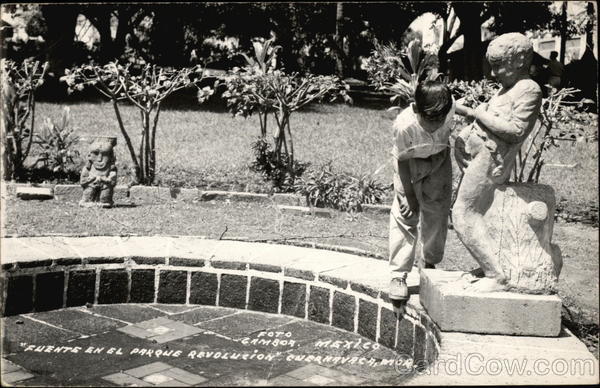 Fuente en el Parque Revolucion Cuernavaca Mexico