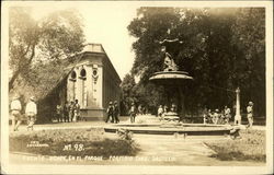 Fountain and Cafe In the Park at Porfirio Diaz, Saltillo Postcard