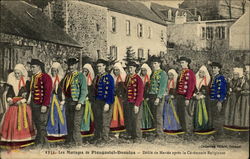 Les Mariages de Plougastel-Daoulas - Défilé de Mariés après la Cérémonie Religieuse Postcard