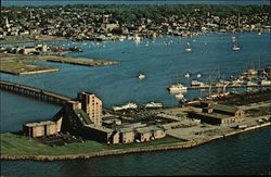 Colonial Hilton Inn, Goat Island Postcard