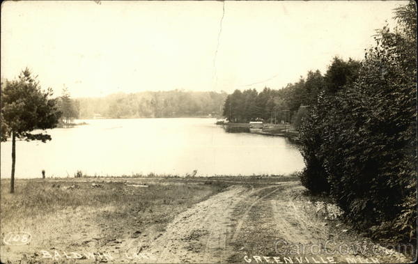 Road Opening to Baldwin Lake Greenville Michigan