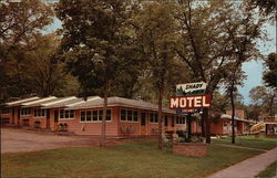 Auerbach's Shady Lawn Motel Wisconsin Dells, WI Postcard Postcard