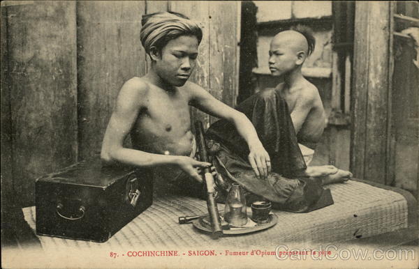 Cochinchine. - Saigon. - Fumeur d'Opium préparant la pipe Ho Chi Minh City Vietnam