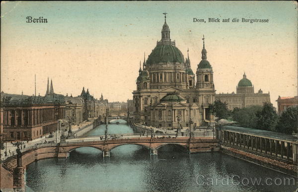 Dom, Blick auf die Burgstrasse Berlin Germany