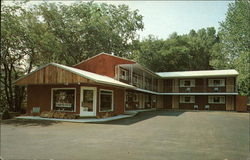 Mid Town Motel Bennington, VT Postcard Postcard