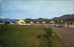 Paquette's Motel Twin Mountain, NH Postcard Postcard