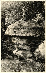 Mushroom Rock, Rock City Gardens - Lookout Mountain Postcard