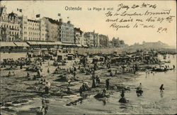 Ostende - La Plage à midi Postcard