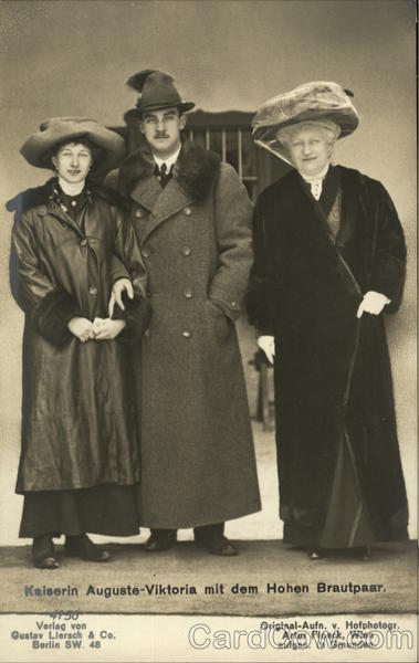 Kaiserin Augusta-Viktoria mit dem Hohen Brautpaar Royalty