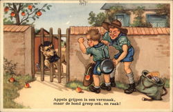 Appels grijpen is een vermaak, maar de hond greep ook, en raak! Postcard