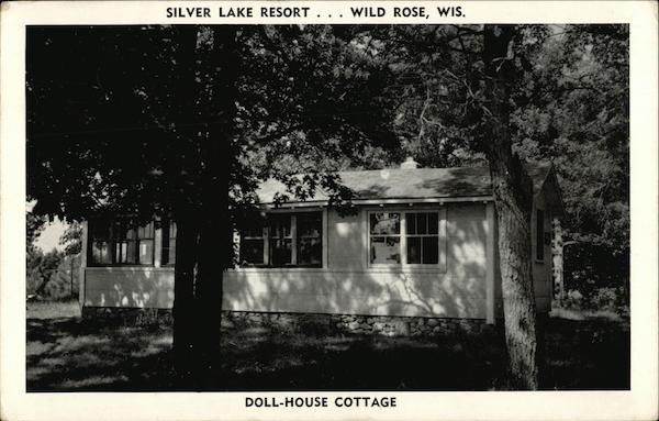 Silver Lake Resort - Doll-House Cottage Wild Rose Wisconsin