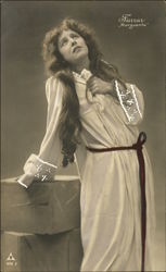 Geraldine Farrar "Marguerrite" Opera Postcard Postcard