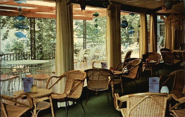 Beachcomber Longe at Bonnie Oaks Resort Fairlee Vermont