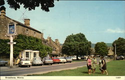 Broadway, Worcs. Postcard