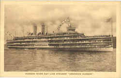 Steamer Hendrick Hudson Postcard
