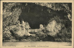 La Grotte des Singes Postcard