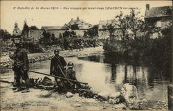 2° Bataille di Marne 1918 - Nos troupes arrivant dans Chaudun reconquis. Postcard