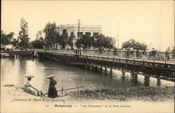 "Les Chargeurs" et le Pont Courbet Haiphong, Tonkin (Vietnam) Southeast Asia Postcard Postcard