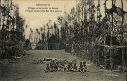 Village Orné pour la Danse Village Orné pour la Danse