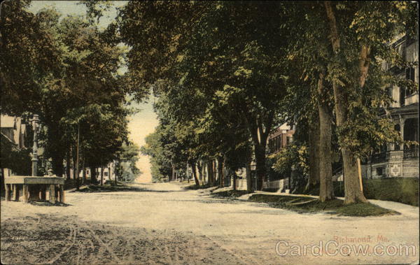 Main St. Looking West Richmond, ME Postcard
