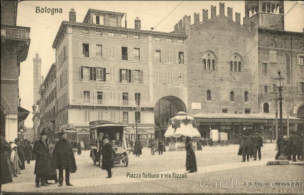 Pizza Nettuno e via Rizzoli Bologna Italy