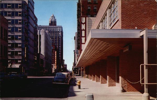 Locust Street, Looking West Des Moines Iowa