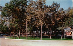 Gulliver's Travels Motel Postcard