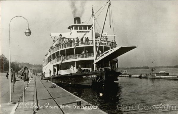 S.S. Delta Queen in Ohio River Lock Riverboats