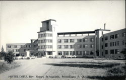 Hotel-Dieu - Rev. Souers St-Augustin Postcard